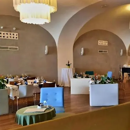 Palace La Strada