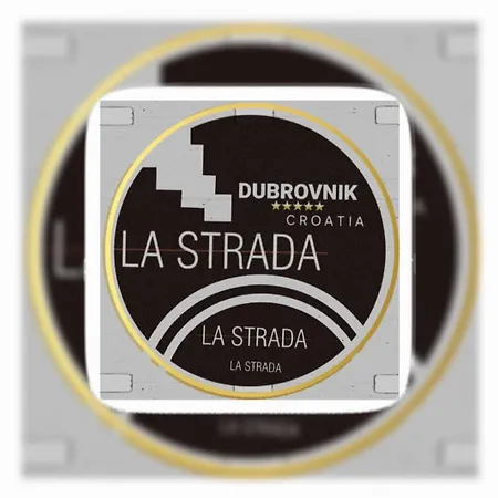 Palace La Strada