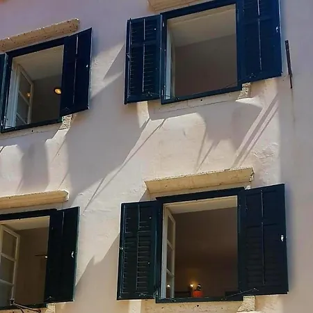 Palace La Strada Apartment *