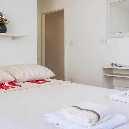 Palace La Strada Apartment *