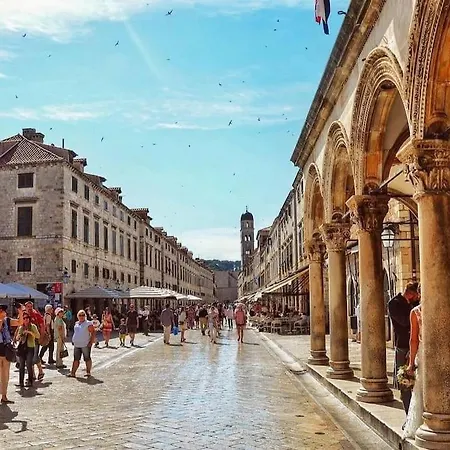 Palace La Strada *
